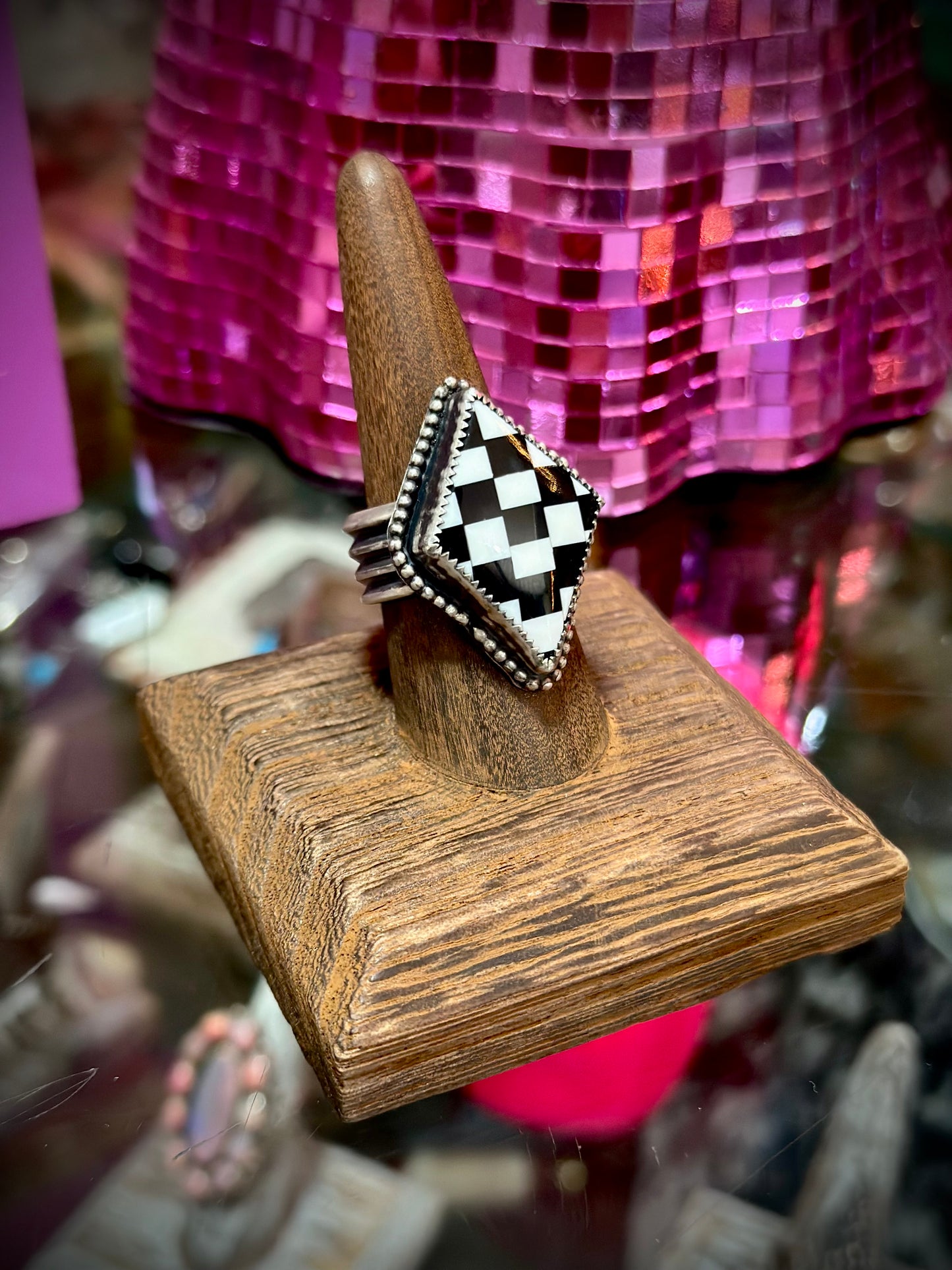 SHOWTIME Checkered Ring