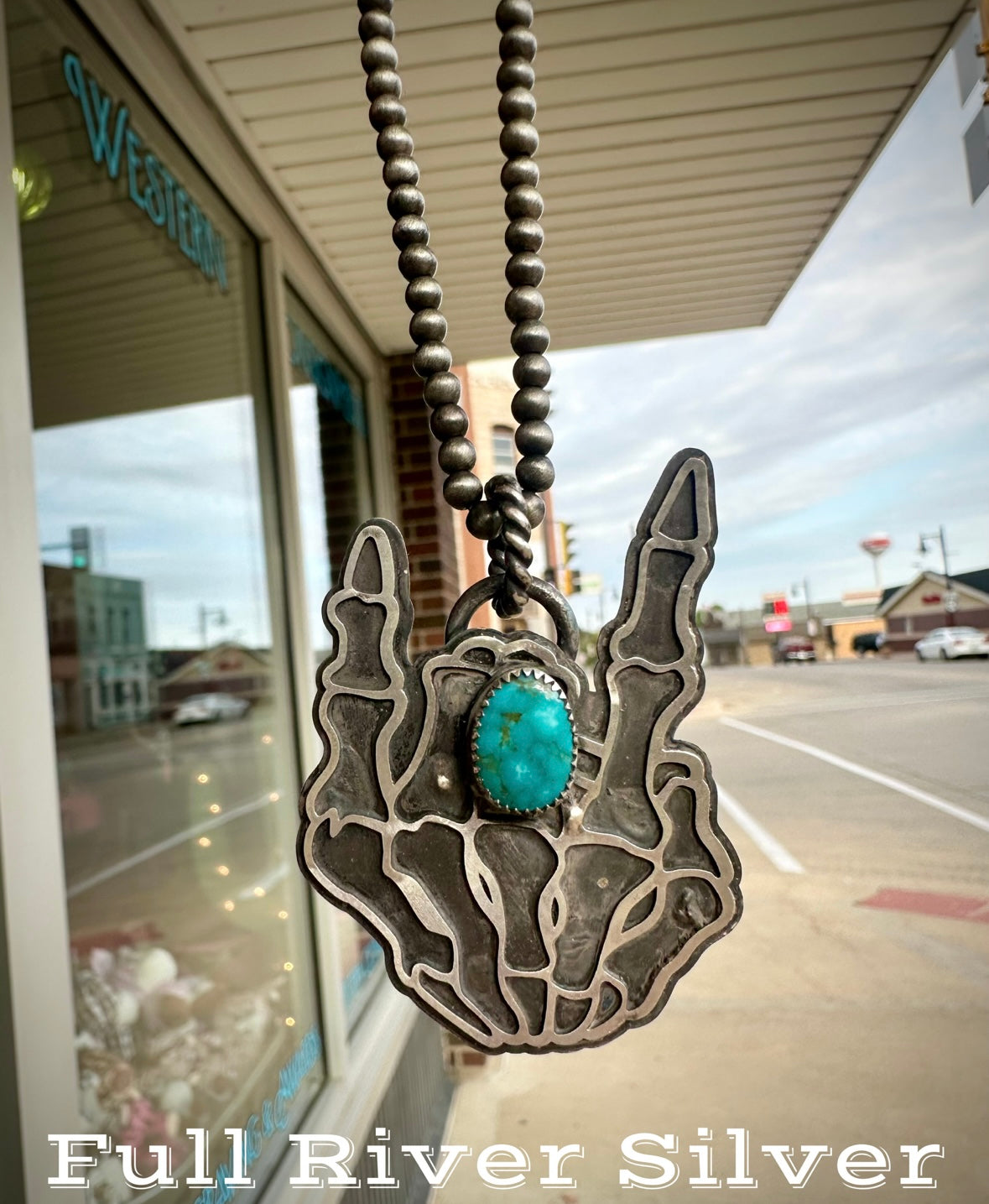 ROCK ON- Skelly Hand Pendant Pilot Mountain Turquoise